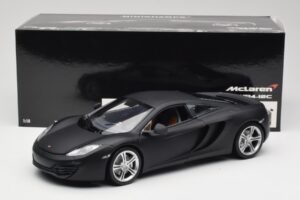 McLaren MP4-12C Matt Satellite Grå Minichamps 1:18 110133024 Metall — bild 8 av 8