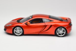 McLaren MP4-12C Orange Metallic Minichamps 1:18 110133020 Metall — bild 4 av 8