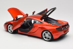 McLaren MP4-12C Orange Metallic Minichamps 1:18 110133020 Metall — bild 5 av 8