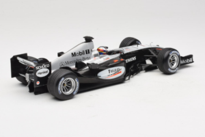 McLaren MP4-19 Mercedes J.P. Montoya Test Car 2005 Minichamps 1:18 533051880 Metall — bild 2 av 7