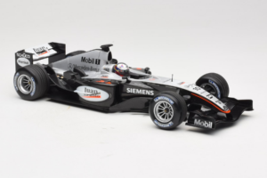 McLaren MP4-19 Mercedes J.P. Montoya Test Car 2005 Minichamps 1:18 533051880 Metall — bild 4 av 7