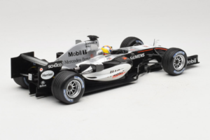 McLaren MP4-20 Mercedes #10 J.P. Montoya F1 2005 Minichamps 1:18 B66962338 Metall — bild 2 av 6