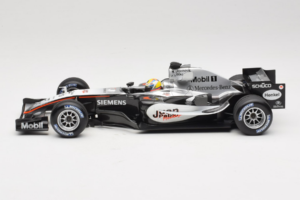 McLaren MP4-20 Mercedes #10 J.P. Montoya F1 2005 Minichamps 1:18 B66962338 Metall — bild 3 av 6
