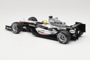 McLaren MP4-20 Mercedes #10 J.P. Montoya F1 2005 Minichamps 1:18 B66962338 Metall — bild 5 av 6