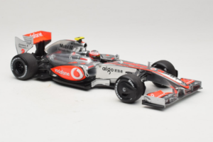 McLaren MP4-24 Mercedes #2 H. Kovalainen F1 2009 Dealer Edition Minichamps 1:18 B66960041 Metall — bild 4 av 7