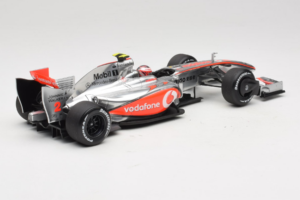McLaren MP4-24 Mercedes #2 H. Kovalainen F1 2009 Minichamps 1:18 503091802 Metall — bild 2 av 7
