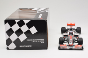 McLaren MP4-25 Mercedes #1 J. Button Vodafone McLaren Showcar F1 2010 Minichamps 1:18 530101801 Metall — bild 7 av 7