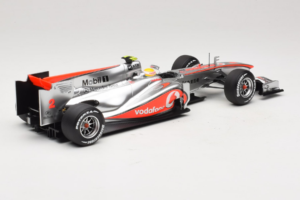 McLaren MP4-25 Mercedes #2 L. Hamilton Vodafone McLaren F1 2010 Minichamps 1:18 530101802 Metall — bild 2 av 7