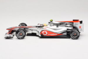 McLaren MP4-25 Mercedes #2 L. Hamilton Vodafone McLaren F1 2010 Minichamps 1:18 530101802 Metall — bild 3 av 7