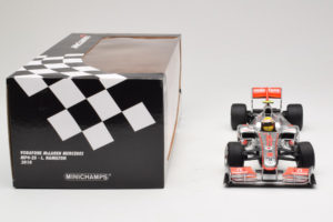 McLaren MP4-25 Mercedes #2 L. Hamilton Vodafone McLaren F1 2010 Minichamps 1:18 530101802 Metall — bild 7 av 7