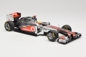 McLaren MP4-26 Mercedes #3 L. Hamilton Vodafone McLaren F1 2011 Minichamps 1:18 530111803 Metall — bild 4 av 7