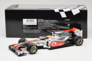 McLaren MP4-26 Mercedes #3 L. Hamilton Vodafone McLaren Showcar F1 2011 Minichamps 1:18 530111873 Metall — bild 6 av 7