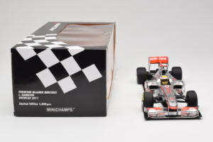McLaren MP4-26 Mercedes #3 L. Hamilton Vodafone McLaren Showcar F1 2011 Minichamps 1:18 530111873 Metall — bild 7 av 7