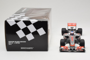 McLaren MP4-28 Mercedes #5 J. Button Vodafone McLaren F1 2013 Minichamps 1:18 530131805 Metall — bild 7 av 7