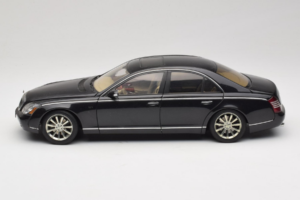 Maybach 57S Svart AUTOart 1:18 76156 Metall — bild 4 av 7