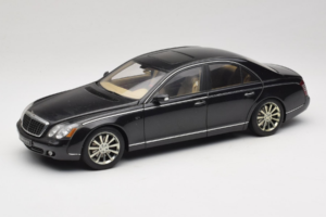 Maybach 57S Svart AUTOart 1:18 76156 Metall