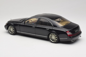 Maybach 57S Svart AUTOart 1:18 76156 Metall — bild 6 av 7