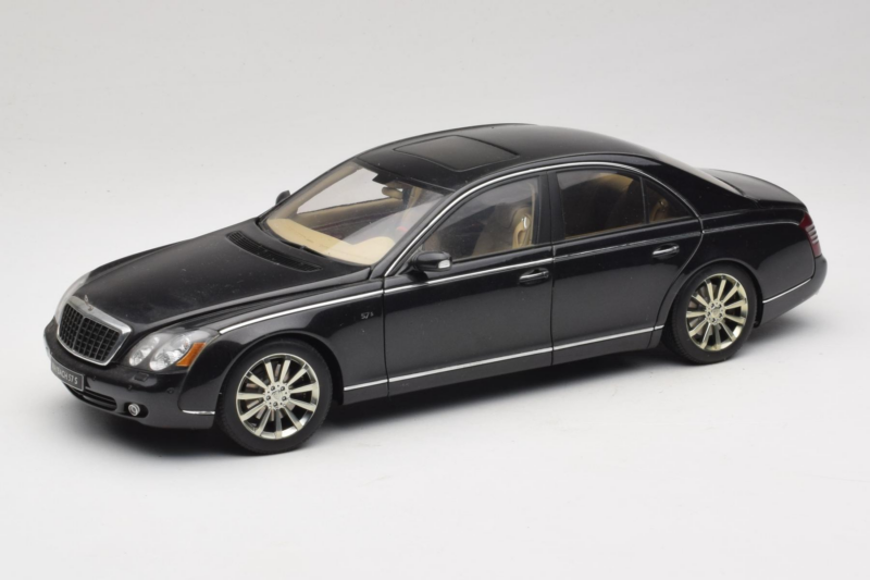 Maybach 57S Svart AUTOart 1:18 76156 Metall