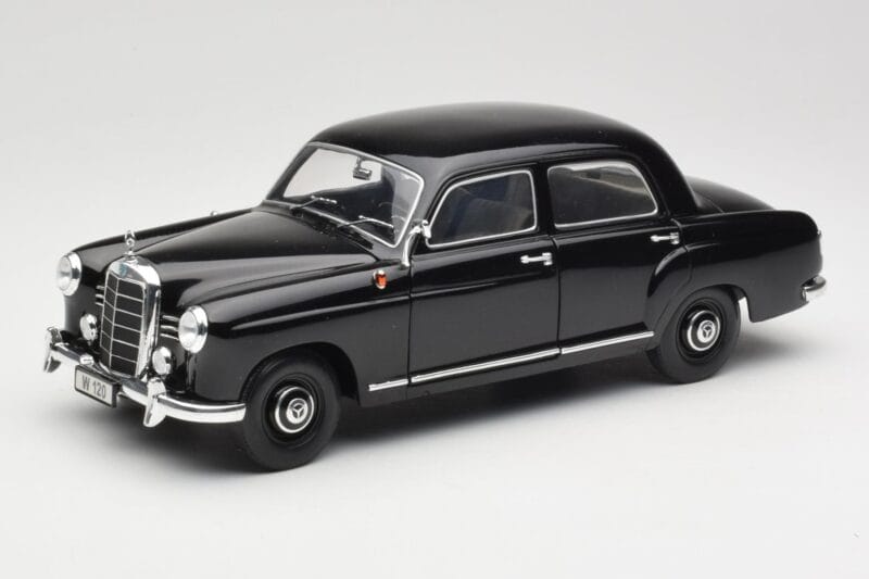 Mercedes 180 W120 Ponton Svart Revell 1:18 08973 Metall