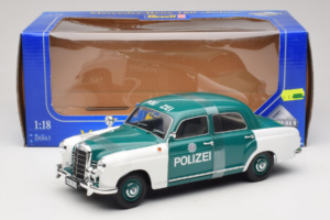 Mercedes 180 Ponton Polizei Revell 1:18 8863 Metall — bild 6 av 6