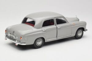 Mercedes 180 W120 Ponton Graphite Grey Revell 1:18 08974 Metall — bild 3 av 8