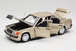 Mercedes 190E W201 2.3-16 Smoke Silver Metallic Norev 1:18 183831 Metall — bild 2 av 8