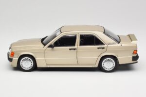 Mercedes 190E W201 2.3-16 Smoke Silver Metallic Norev 1:18 183831 Metall — bild 4 av 8