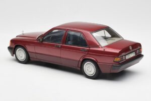 Mercedes 190E W201 2.0 Röd Dealer Edition AUTOart 1:18 B66040383 Metall — bild 7 av 8