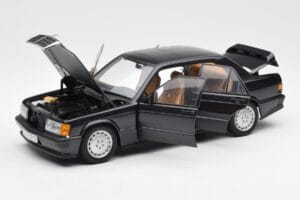 Mercedes 190E 2.3-16 W201 Blåsvart Metallic AUTOart 1:18 76122 Metall — bild 2 av 8