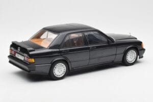 Mercedes 190E 2.3-16 W201 Blåsvart Metallic AUTOart 1:18 76122 Metall — bild 3 av 8