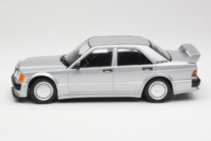 Mercedes 190E 2.5-16 EVO 1 W201 Silver Minichamps 1:18 155036001 Metall — bild 3 av 6