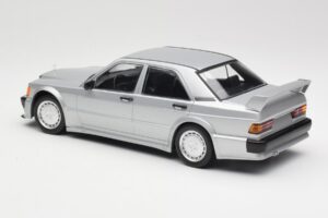 Mercedes 190E 2.5-16 EVO 1 W201 Silver Minichamps 1:18 155036001 Metall — bild 5 av 6