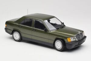 Mercedes 190E W201 Grön Metallic Minichamps 1:18 155037001 Metall — bild 4 av 6