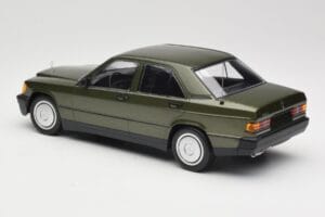 Mercedes 190E W201 Grön Metallic Minichamps 1:18 155037001 Metall — bild 5 av 6