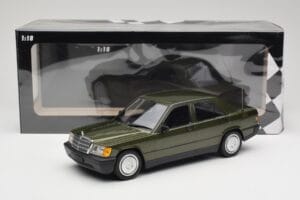 Mercedes 190E W201 Grön Metallic Minichamps 1:18 155037001 Metall — bild 6 av 6