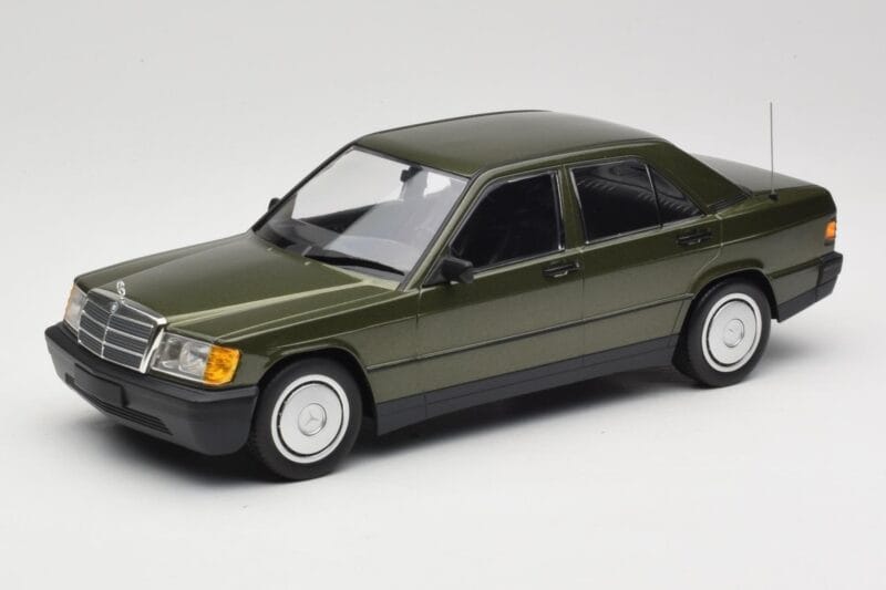 Mercedes 190E W201 Grön Metallic Minichamps 1:18 155037001 Metall