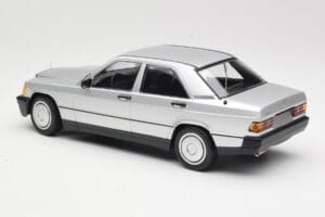 Mercedes 190E W201 Silver Minichamps 1:18 155037004 Metall — bild 5 av 6