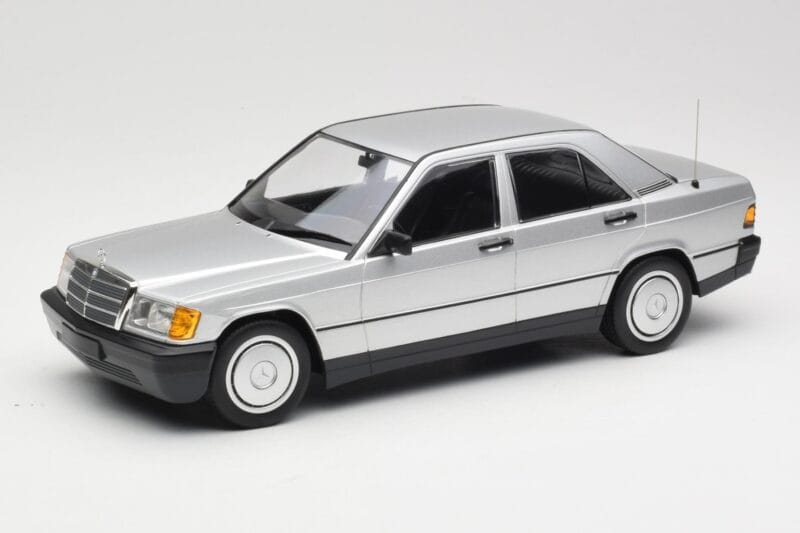 Mercedes 190E W201 Silver Minichamps 1:18 155037004 Metall