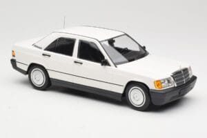 Mercedes 190E W201 Vit Minichamps 1:18 155037002 Metall — bild 4 av 6