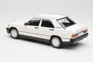 Mercedes 190E W201 Vit Minichamps 1:18 155037002 Metall — bild 5 av 6