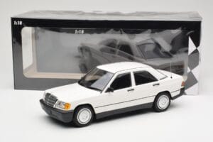 Mercedes 190E W201 Vit Minichamps 1:18 155037002 Metall — bild 6 av 6