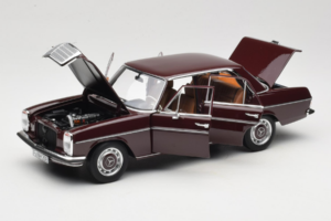 Mercedes 200 W115 Mörkrödbrunt Norev 1:18 183778 Metall — bild 2 av 8