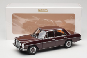 Mercedes 200 W115 Mörkrödbrunt Norev 1:18 183778 Metall — bild 8 av 8