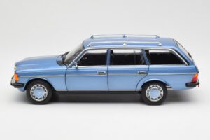 Mercedes 200 S123 T-Model Diamond Blå Återförsäljarupplaga Norev 1:18 B66040671 Metall — bild 4 av 8