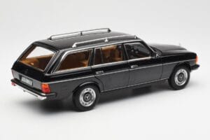 Mercedes 200 T S123 Svart Norev 1:18 183735 Metall — bild 3 av 8
