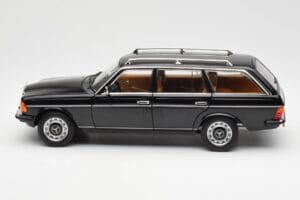 Mercedes 200 T S123 Svart Norev 1:18 183735 Metall — bild 4 av 8