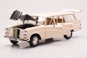 Mercedes 200 Universal W110 Kräm Norev 1:18 183709 Metall — bild 2 av 8
