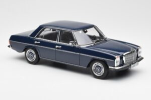 Mercedes 200 W114 Midnight Blå Återförsäljarupplaga Norev 1:18 B66040694 Metall — bild 6 av 8