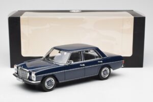 Mercedes 200 W114 Midnight Blå Återförsäljarupplaga Norev 1:18 B66040694 Metall — bild 8 av 8