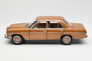 Mercedes 200 W115 Bycane Guld Återförsäljarupplaga Norev 1:18 B66040665 Metall — bild 4 av 8